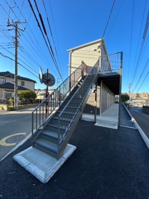 エントランス(お問合せはタウンハウジングまで！※現地待合わせ相談可能)
