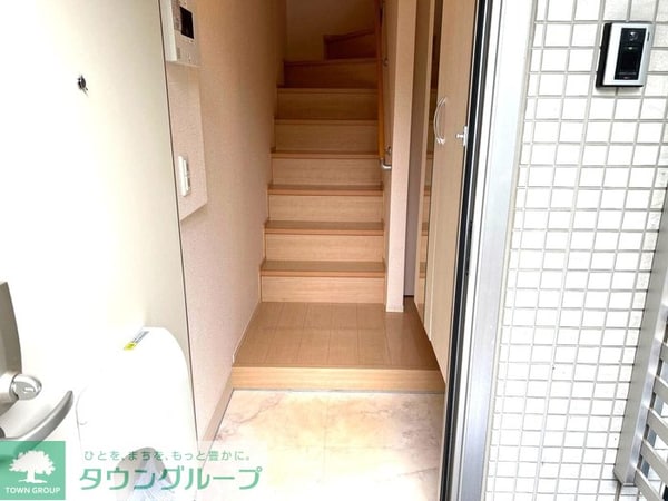 玄関(お問合せはタウンハウジングまで！※現地待合わせ相談可能)