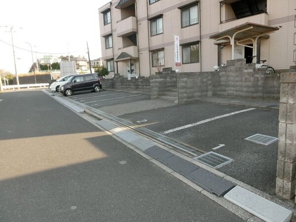 駐車場(お問合せはタウンハウジングまで！※現地待合わせ相談可能)