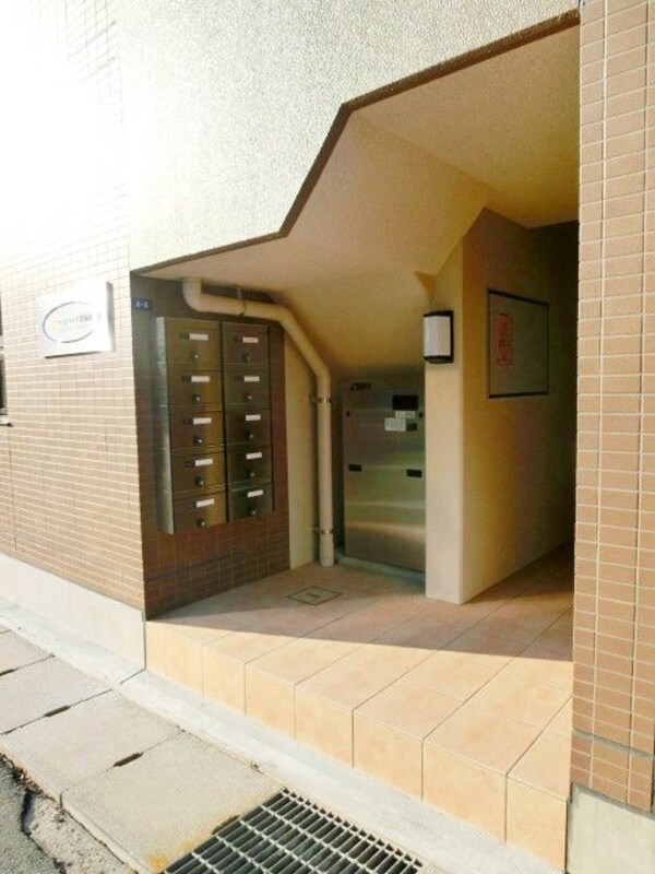 エントランス(お部屋探しは【タウンハウジング蘇我店】にお任せ下さい♪)