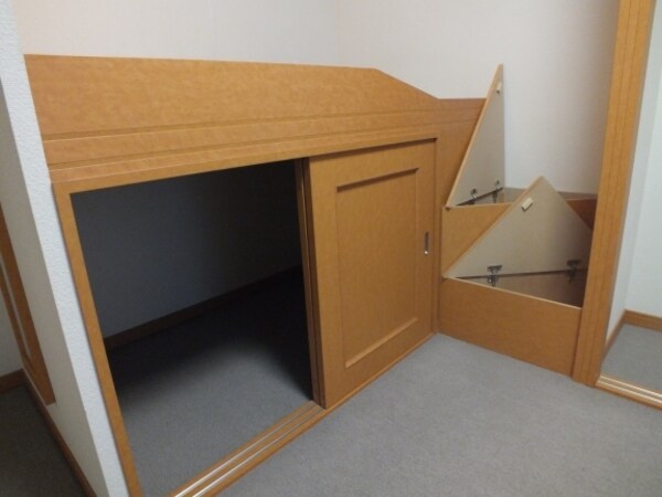子供部屋(ベッド下収納)