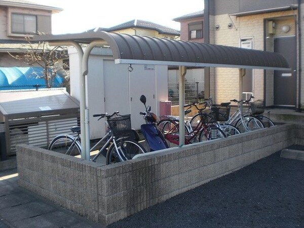 その他(屋根付駐輪場)