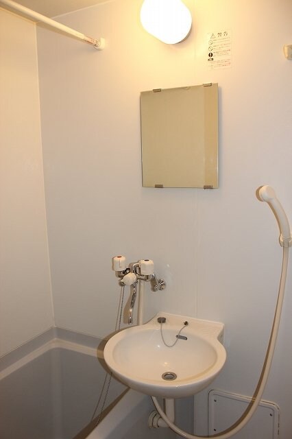 物件内観写真5　(浴室乾燥機付き)