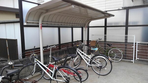 その他(屋根付駐輪場)