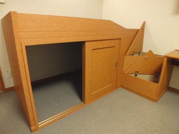 子供部屋(ベッド下収納)