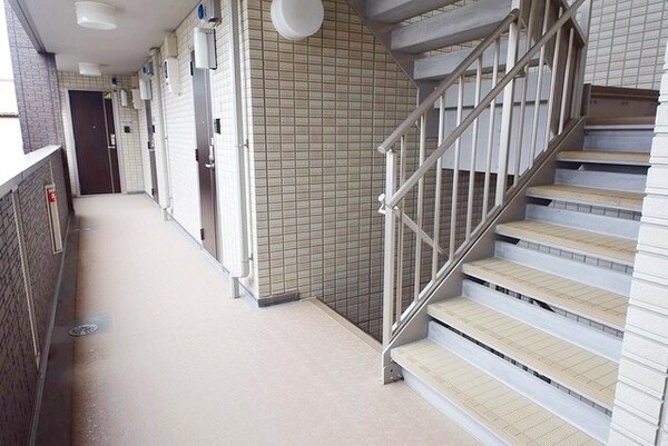 エントランス(お部屋探しは【タウンハウジング千葉店】にお任せ下さい♪)