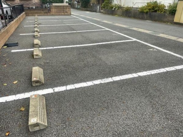 駐車場(お部屋探しはタウンハウジング千葉店にお任せ下さい♪)