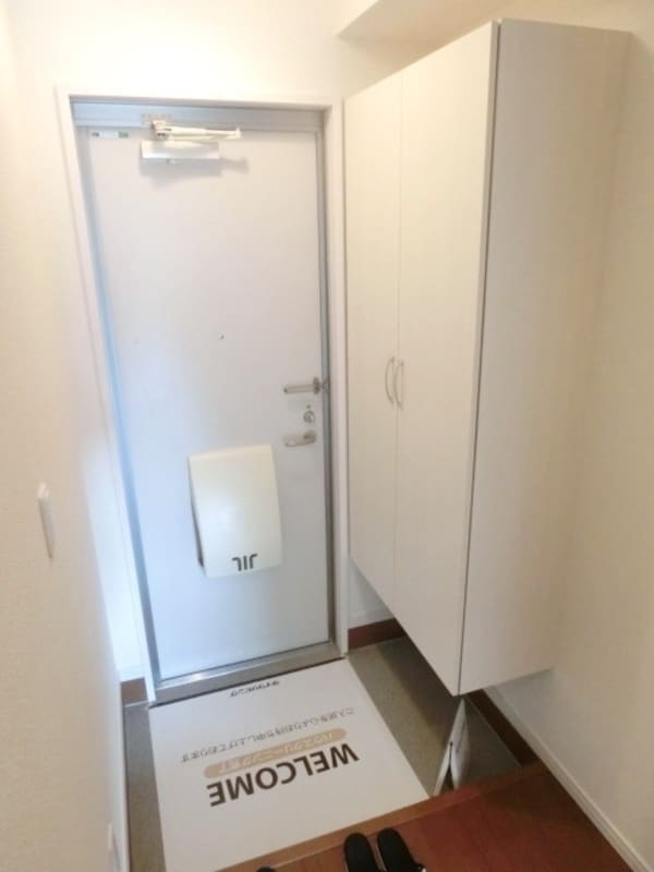 玄関(お部屋探しは【タウンハウジング蘇我店】にお任せ下さい♪)