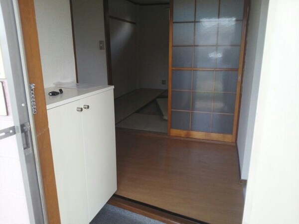 玄関(お部屋探しは【タウンハウジング千葉店】にお任せ下さい♪)