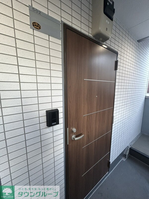 玄関(お問合せは【タウンハウジング】まで！※現地待合わせ相談可！)