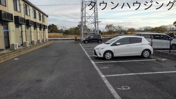 その他(敷地内に駐車場あり)