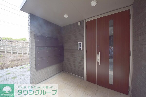 エントランス(お問合せはタウンハウジングまで！※現地待合わせ相談可能)