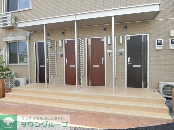 エントランス(お問合せは【タウンハウジング】まで！※現地待合わせ相談可！)