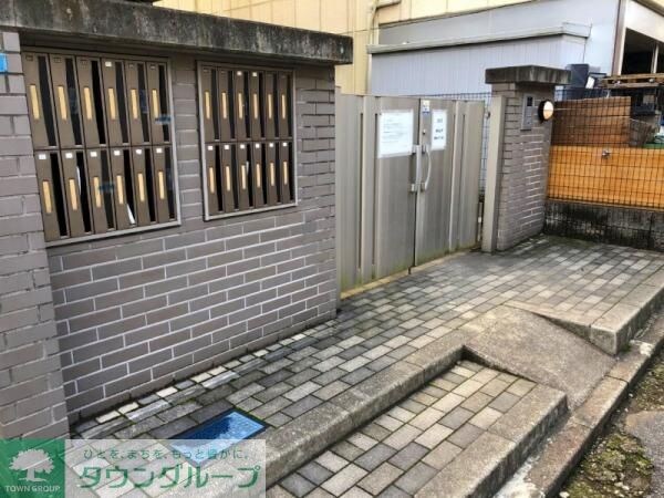 エントランス(お部屋探しはタウンハウジング千葉店へお任せください。)