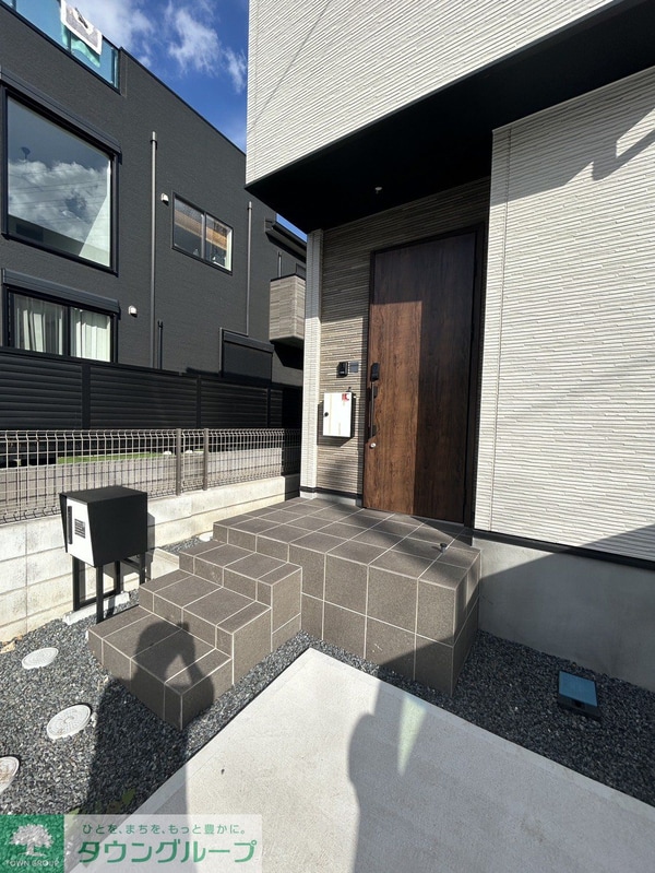 エントランス(お問合せはタウンハウジングまで！※現地待合わせ相談可能)