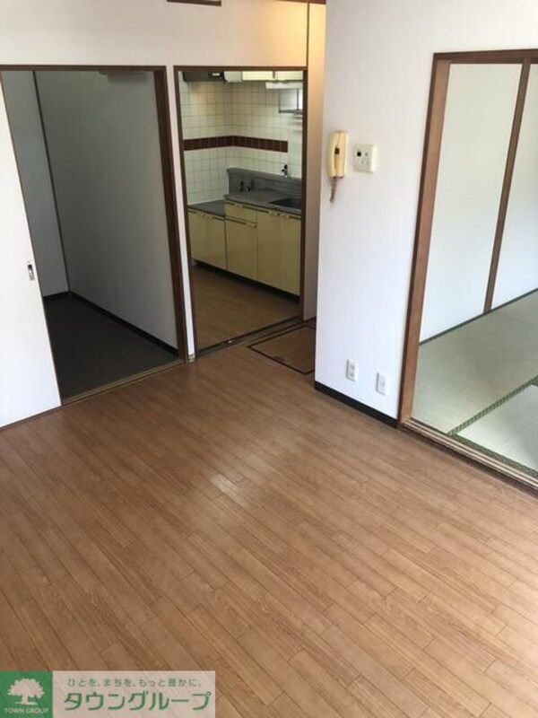 リビング・居室(現地待ち合わせ歓迎♪お問合せはタウンハウジングまで！)
