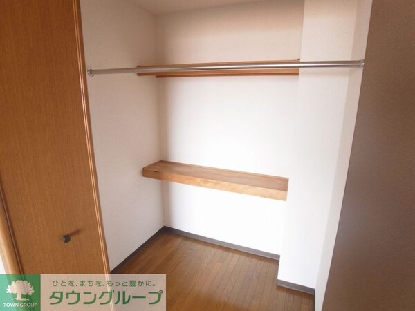 収納(奥行と幅のある収納)