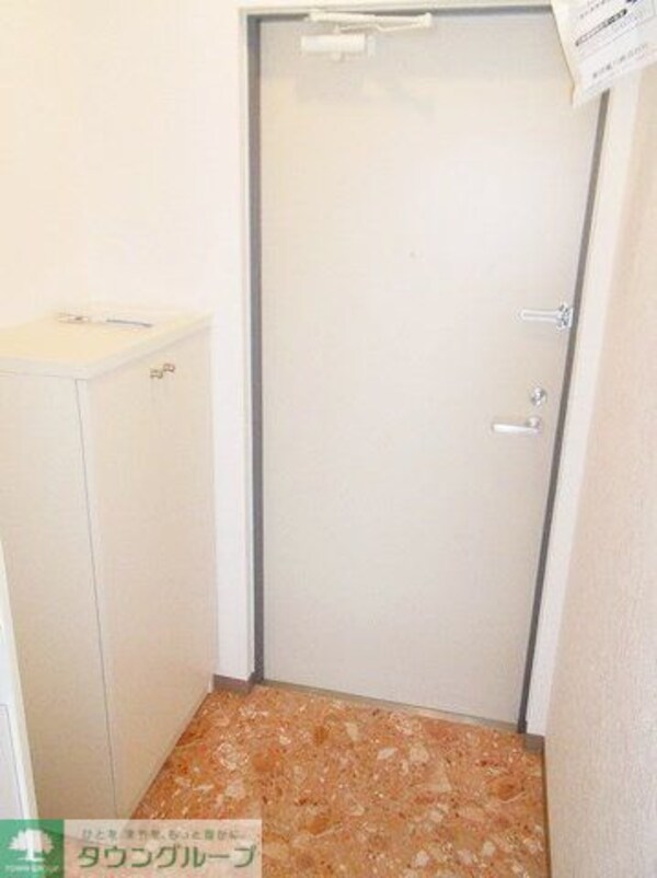 玄関(お部屋探しは【タウンハウジング千葉店】にお任せ下さい♪)