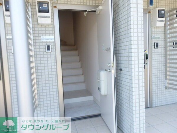 玄関(お問合せは【タウンハウジング】まで！※現地待合わせ相談可！)