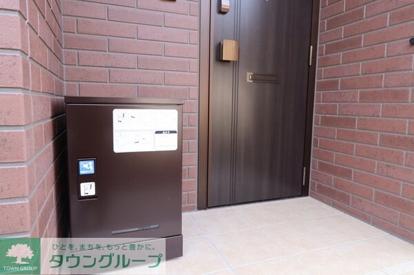 エントランス(お問合せはタウンハウジングまで！※現地待合わせ相談可能)