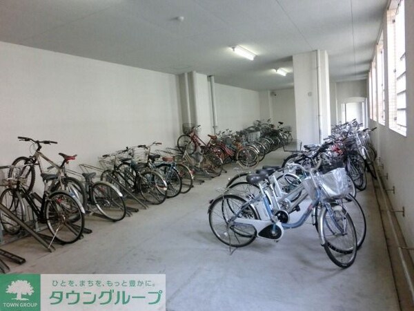 共有部分(屋内駐輪場完備)