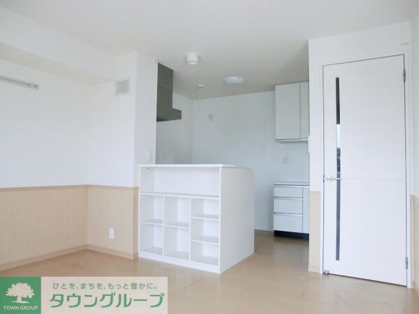 リビング・居室(現地待ち合わせ歓迎♪お問合せはタウンハウジング千葉店まで！)