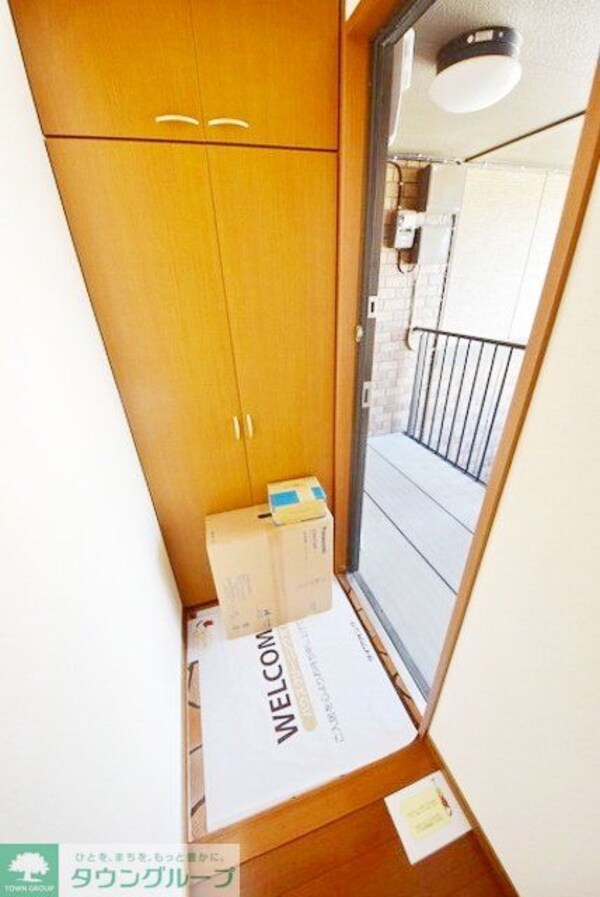 玄関(お部屋探しは【タウンハウジング千葉店】にお任せ下さい♪)