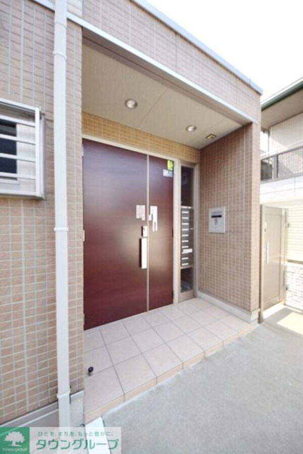 エントランス(お部屋探しは【タウンハウジング千葉店】にお任せ下さい♪)