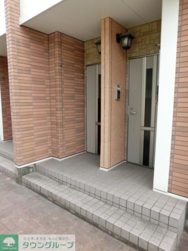 エントランス(お問合せは【タウンハウジング】まで！※現地待合わせ相談可！)