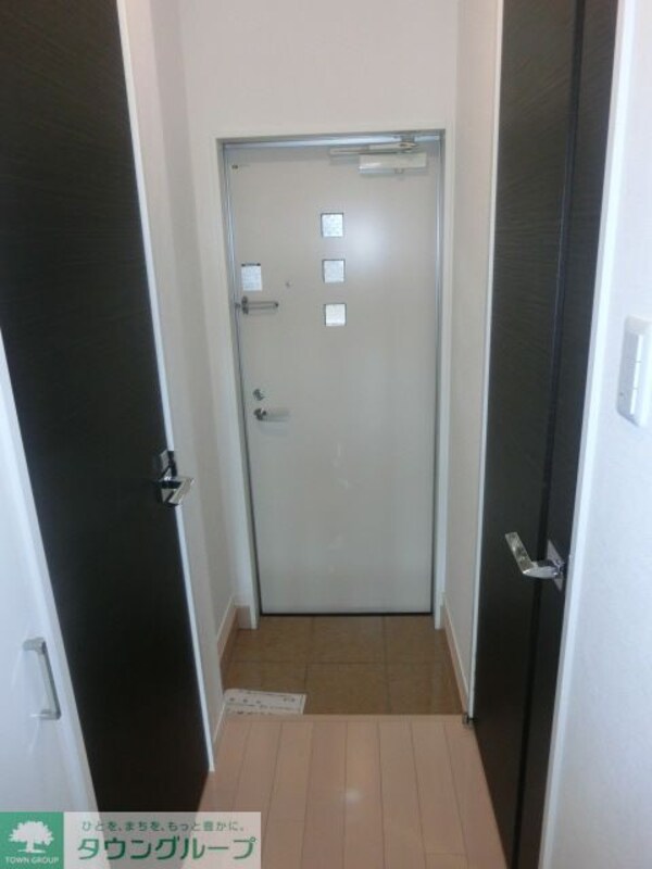 玄関(シューズＢＯＸ完備)