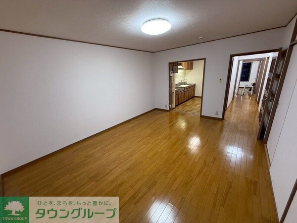 リビング・居室(現地待ち合わせ歓迎♪お問合せはタウンハウジングまで！)