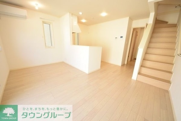 リビング・居室(現地待ち合わせ歓迎♪お問合せはタウンハウジング千葉店まで！)