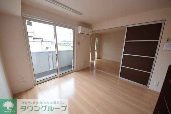 リビング・居室(現地待ち合わせ歓迎♪お問合せはタウンハウジング千葉店まで！)