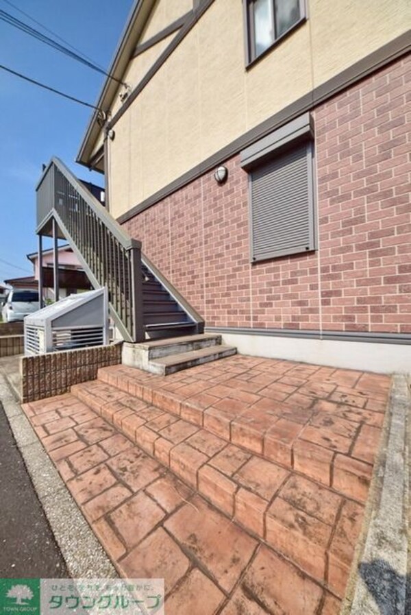 エントランス(お部屋探しは【タウンハウジング千葉店】にお任せ下さい♪)
