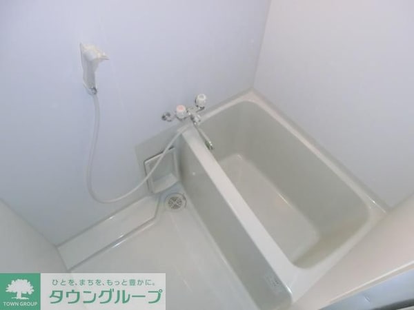 バス／シャワールーム等(乾燥機付きの浴室です)