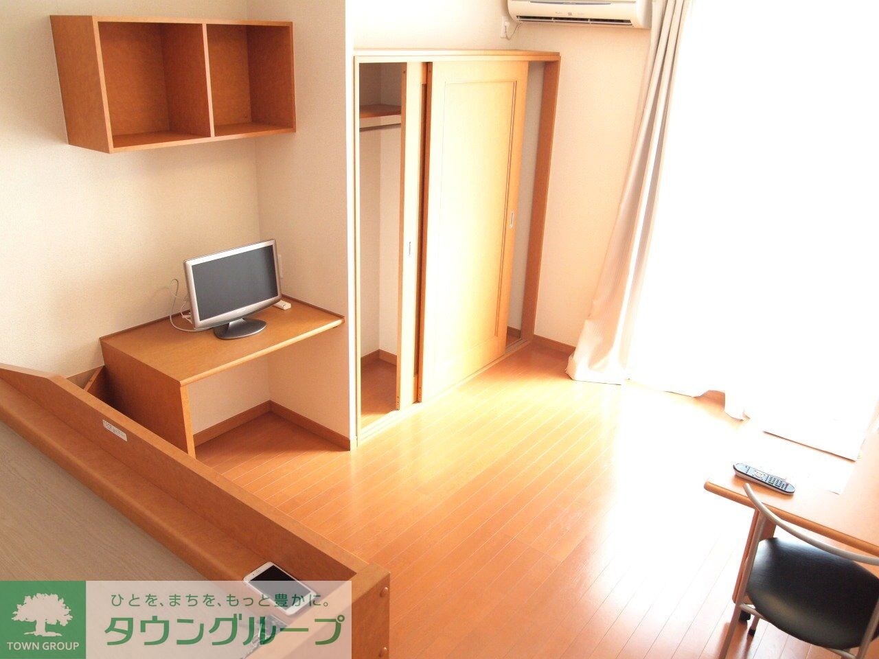 物件内観写真14　(洋室　フローリング仕様)