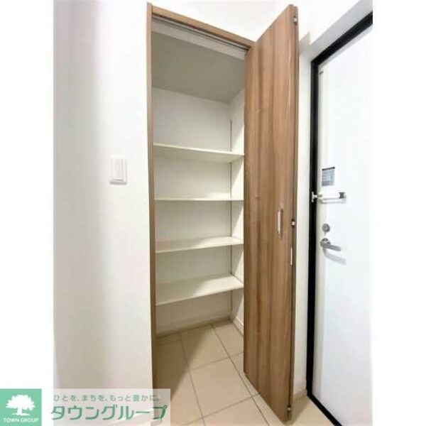 玄関(お問合せはタウンハウジングまで！※現地待合わせ相談可能)