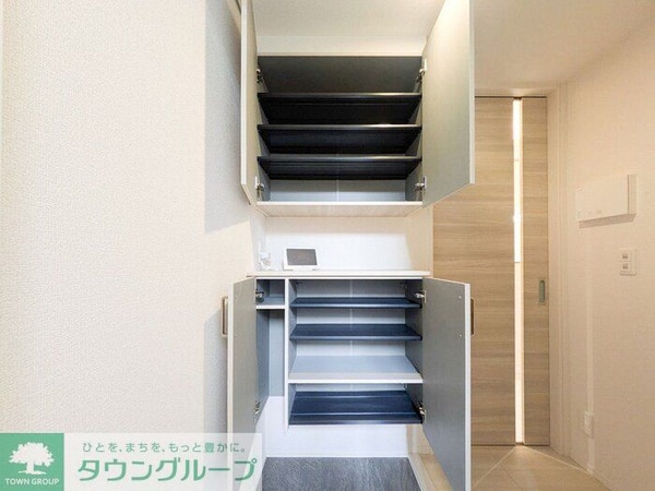 玄関(お問合せは【タウンハウジング】まで！※現地待合わせ相談可！)