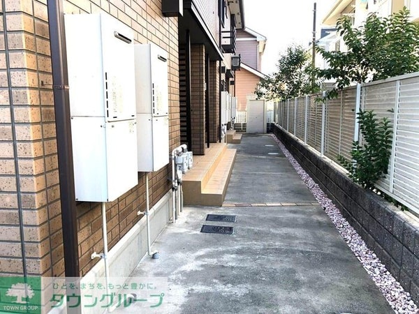 エントランス(お問合せはタウンハウジングまで！※現地待合わせ相談可能)