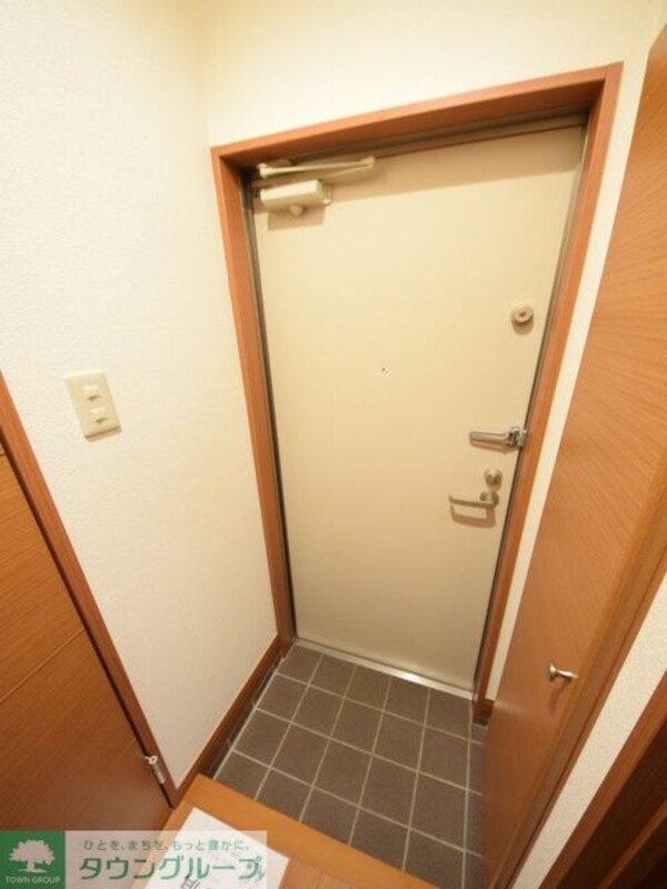 玄関(お部屋探しは【タウンハウジング蘇我店】にお任せ下さい♪)