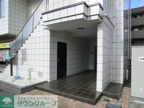 エントランス(お問合せはタウンハウジングまで！※現地待合わせ相談可能)