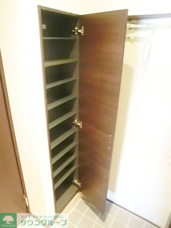 玄関(お部屋探しは【タウンハウジング蘇我店】にお任せ下さい♪)