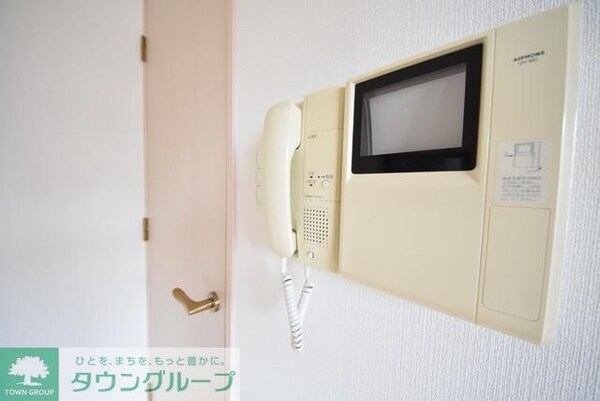 設備(来訪者は室内のモニターでチェックできます)
