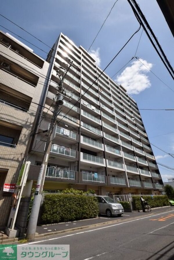 外観(バス通りに面しているので移動が便利ですよ)