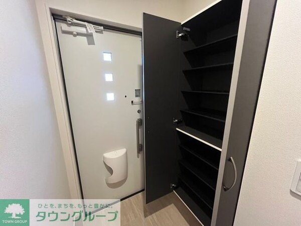 玄関(お問合せはタウンハウジングまで！※現地待合わせ相談可能)