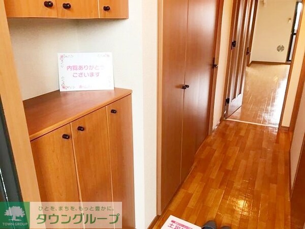 玄関(お問合せはタウンハウジングまで！※現地待合わせ相談可能)