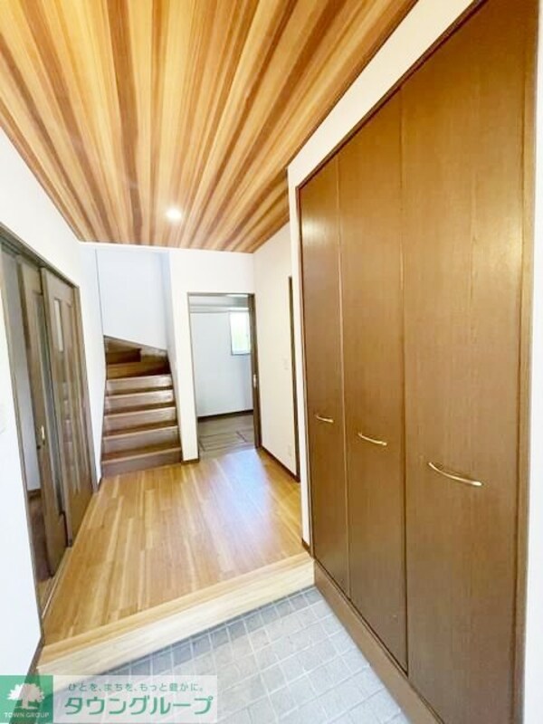 玄関(お問合せはタウンハウジングまで！※現地待合わせ相談可能)