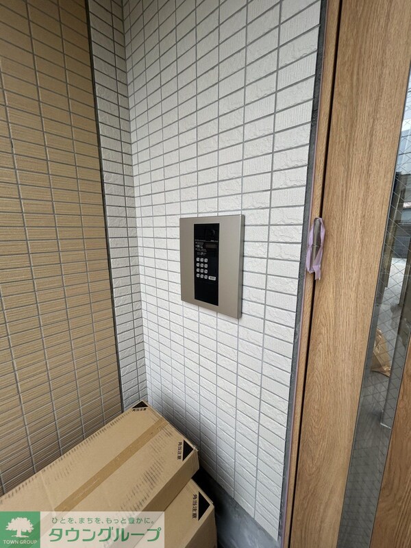 エントランス(お問合せはタウンハウジングまで！※現地待合わせ相談可能)