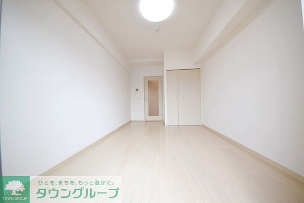 リビング・居室(現地待ち合わせ歓迎♪お問合せはタウンハウジング蘇我店まで！)