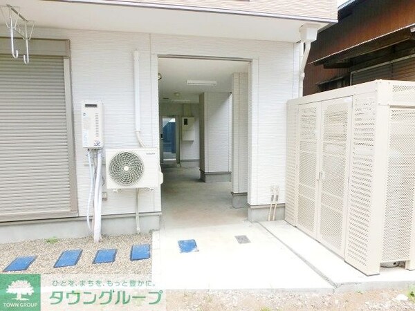 エントランス(お問合せはタウンハウジングまで！※現地待合わせ相談可能)